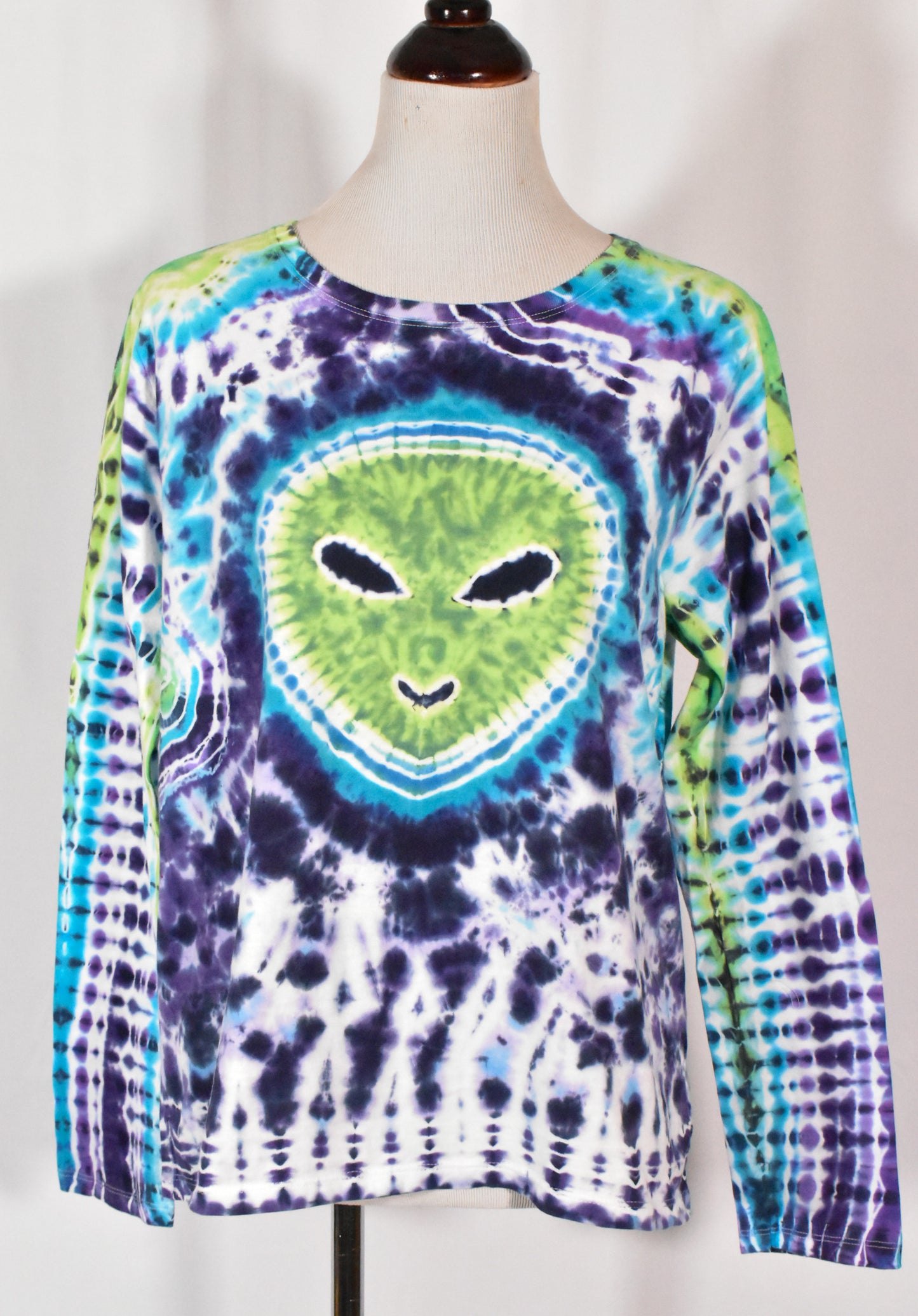 UFO + Alien Women's Cotton Long Sleeve Tee size Large