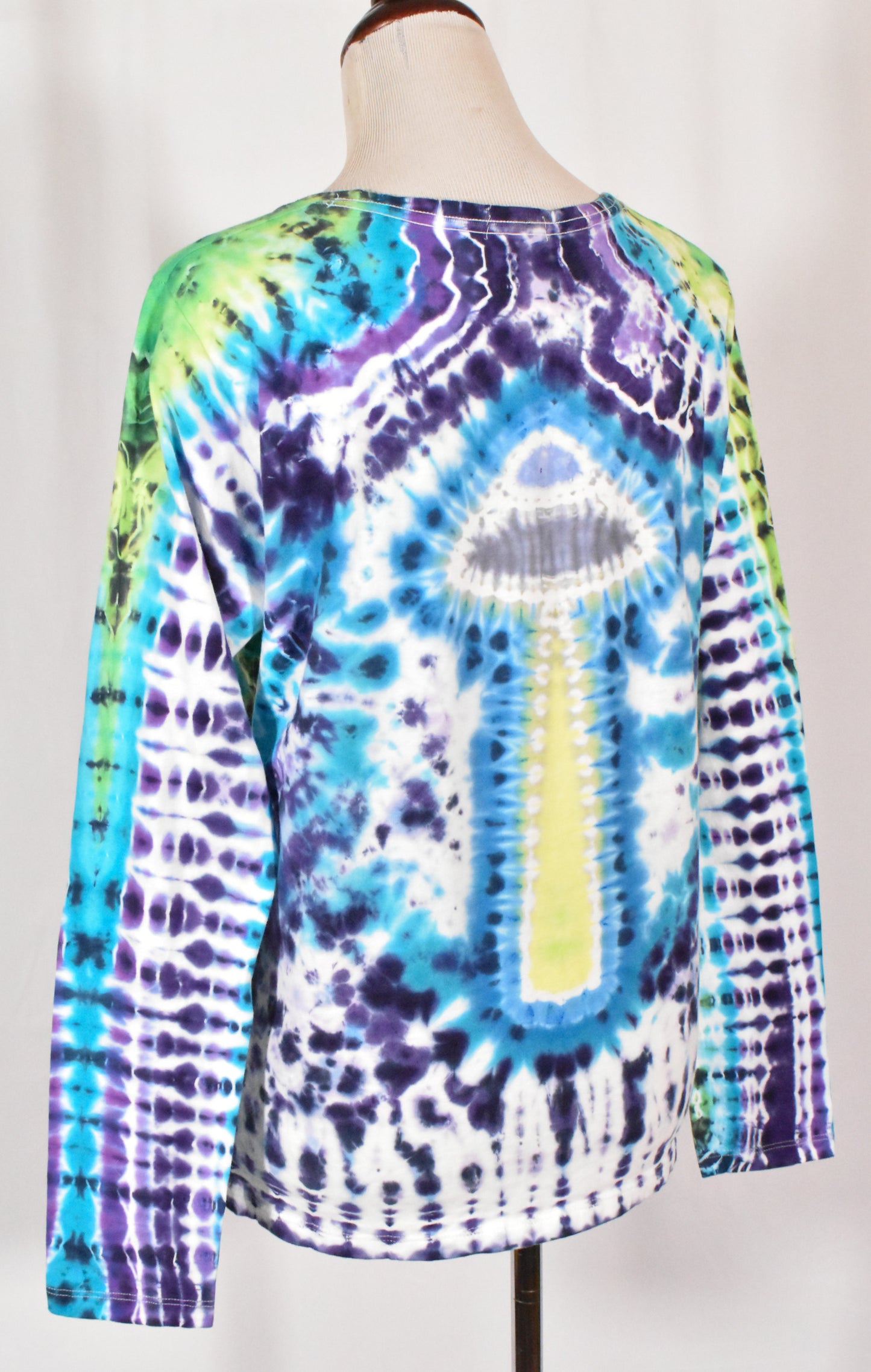 UFO + Alien Women's Cotton Long Sleeve Tee size Large