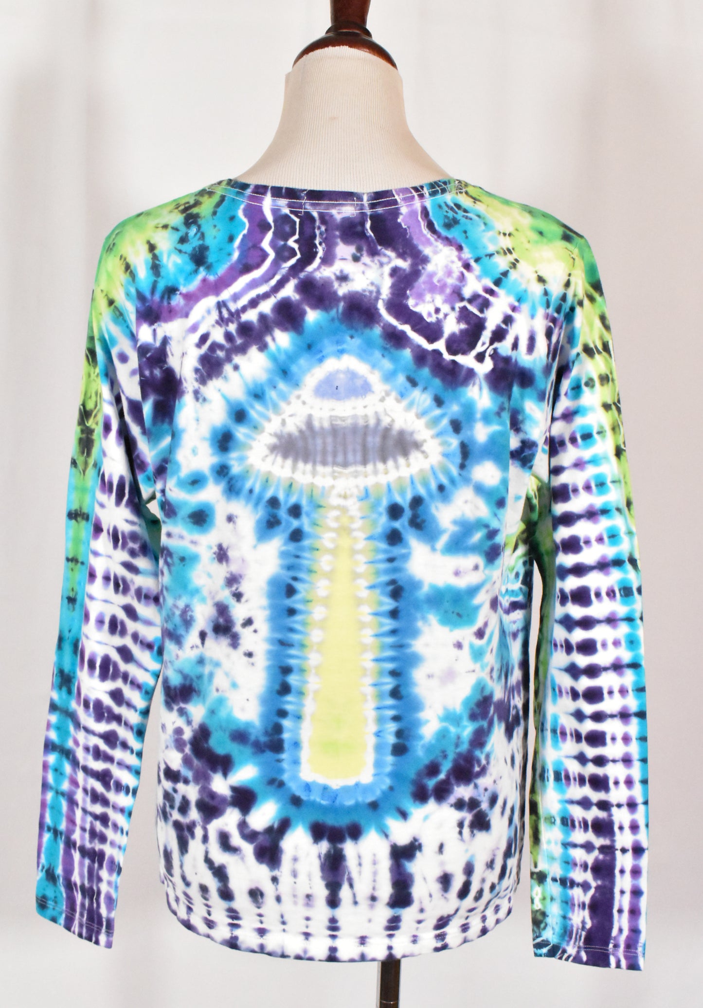 UFO + Alien Women's Cotton Long Sleeve Tee size Large