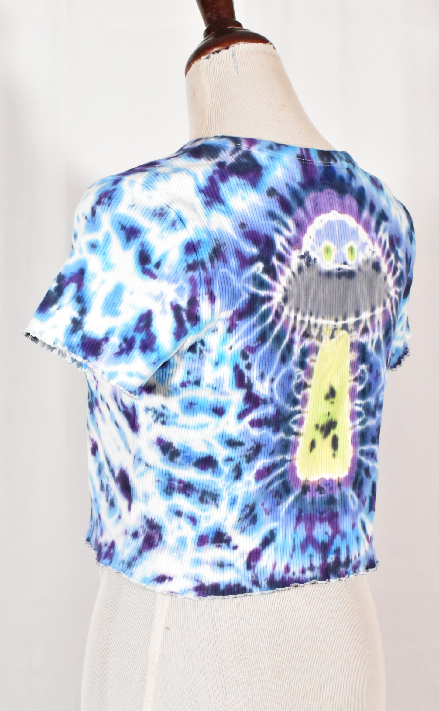 BEAM ME UP, Hottie UFO Alien Cotton Lettuce Edge Crop Tshirt Top size XL