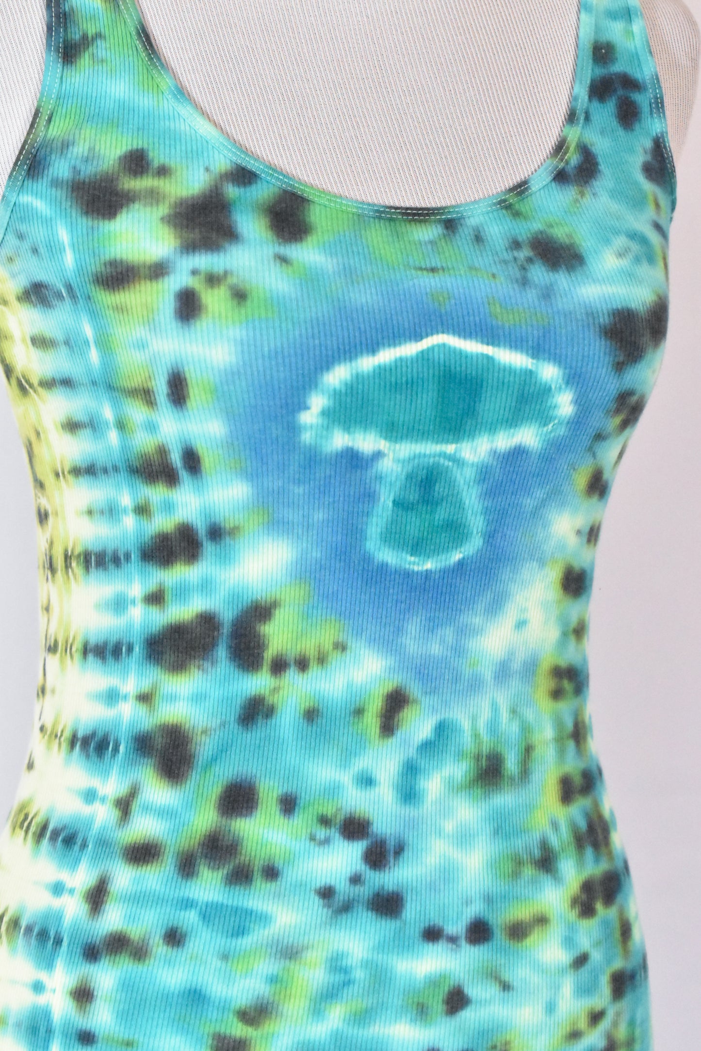 MUSHROOM Cotton Stretch Slim Fit Tank Top Women's size Small