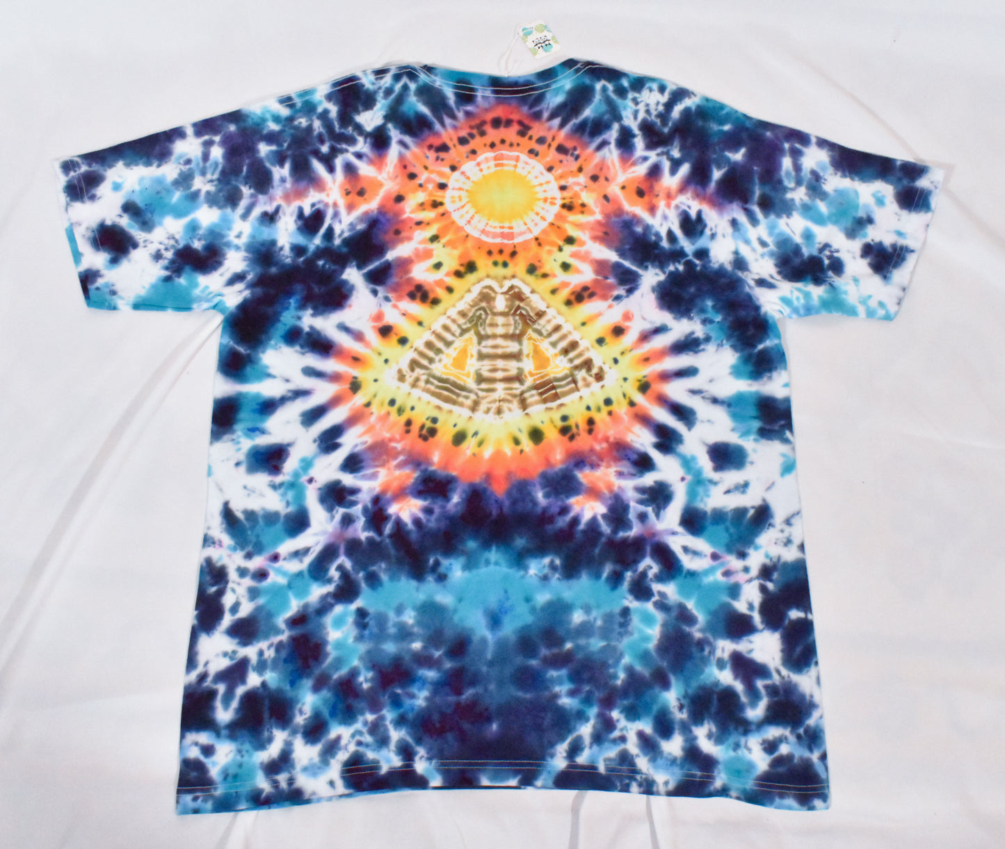 MYSTERIOUS Eye & Pyramid Cotton Tee size XL