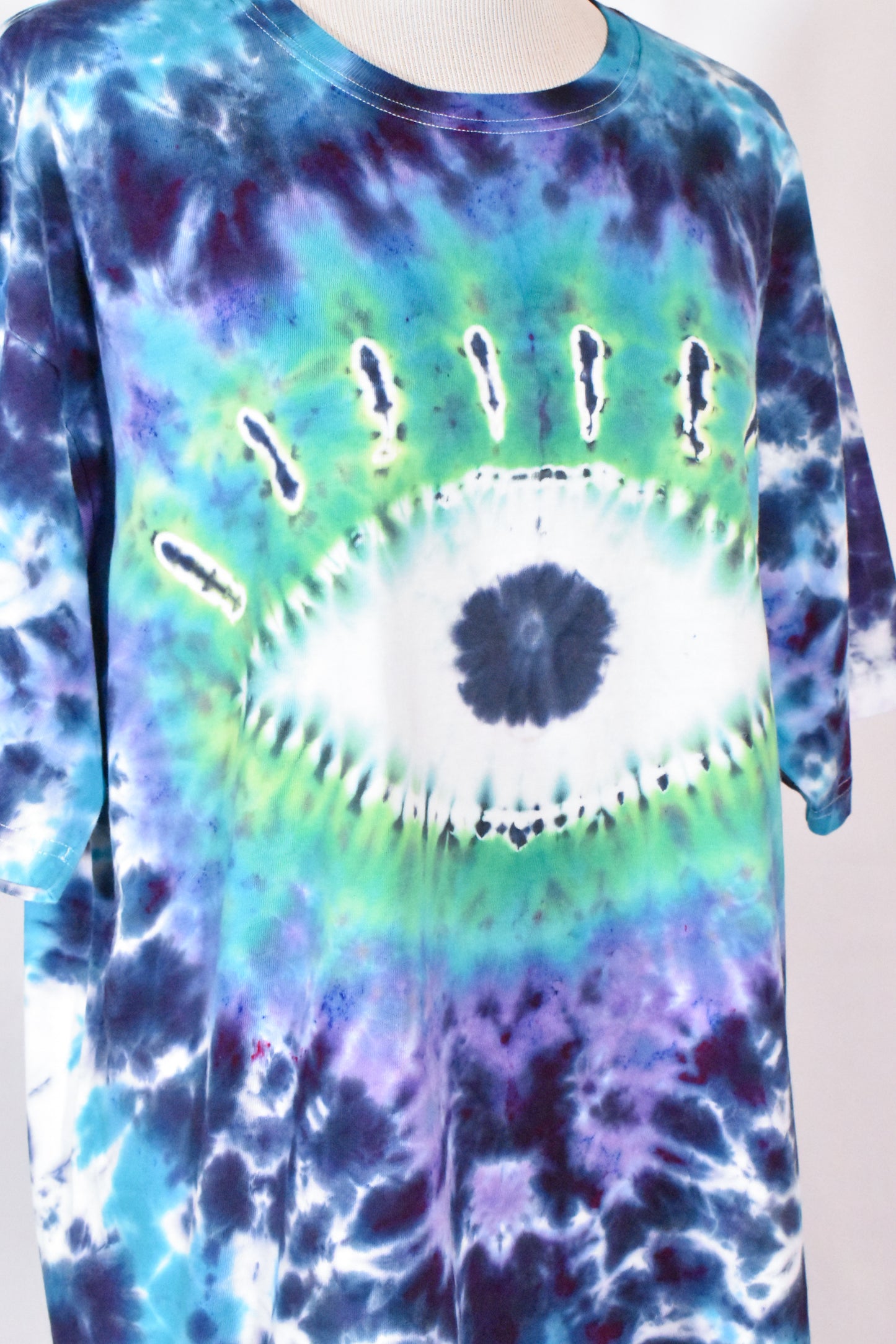 MYSTERIOUS Eye & Pyramid Cotton Tee size XL