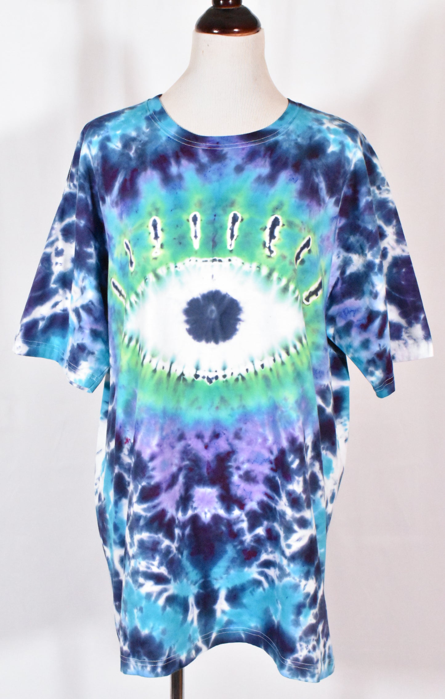 MYSTERIOUS Eye & Pyramid Cotton Tee size XL